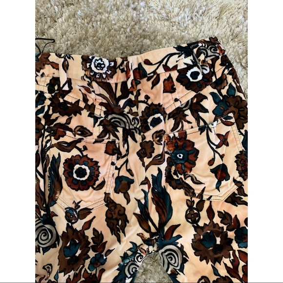 Louis Vuitton Ladies Pants - Picture 3 of 5